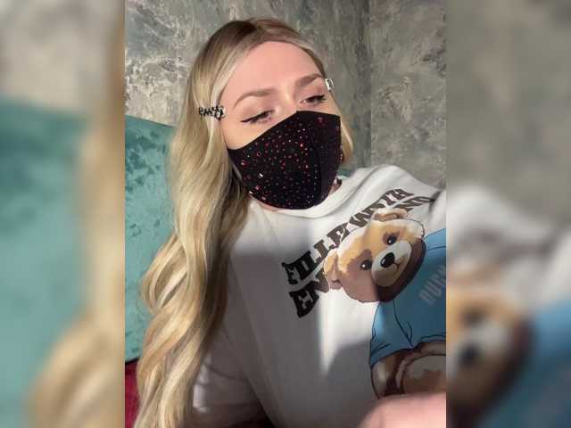 miminika-ice live cam on BongaCams