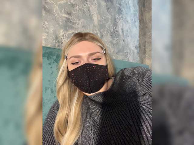 miminika-ice live cam on BongaCams