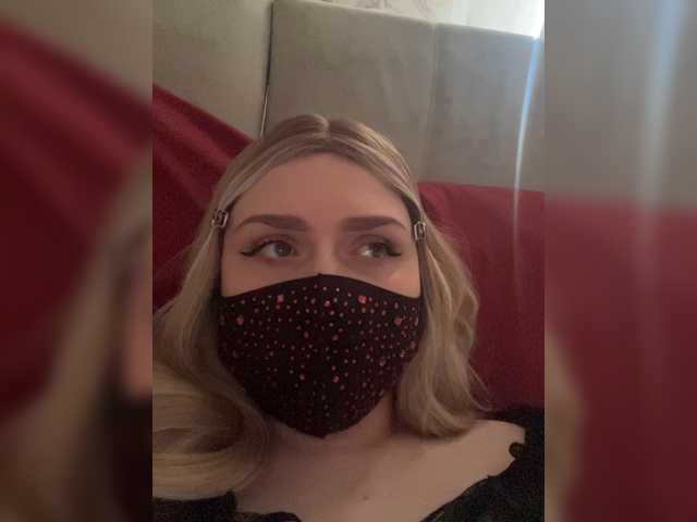 miminika-ice live cam on BongaCams
