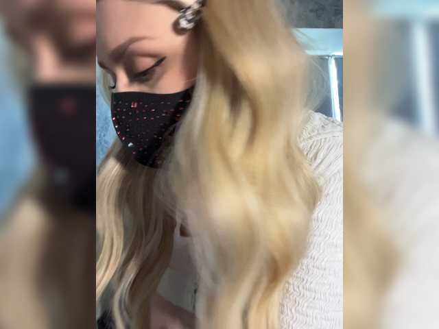 miminika-ice live cam on BongaCams