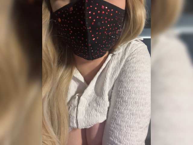 miminika-ice live cam on BongaCams