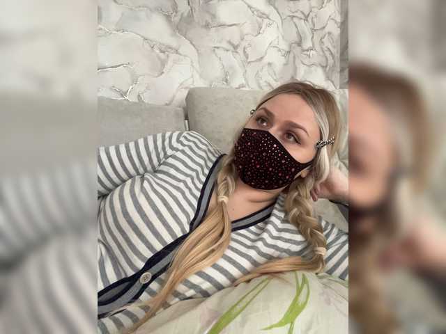 miminika-ice live cam on BongaCams