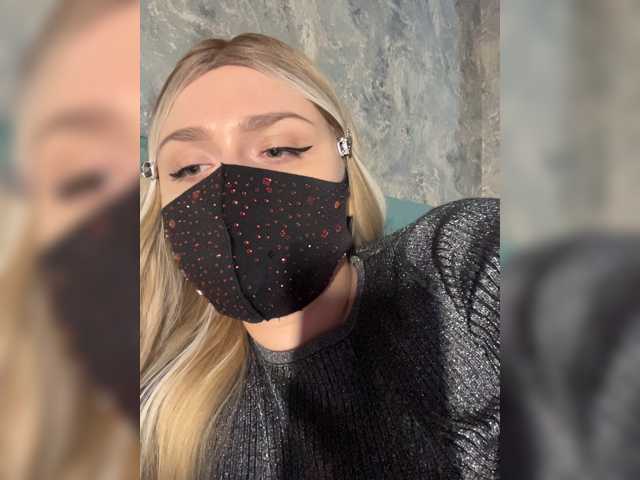 miminika-ice live cam on BongaCams