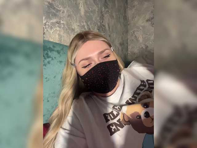 miminika-ice live cam on BongaCams