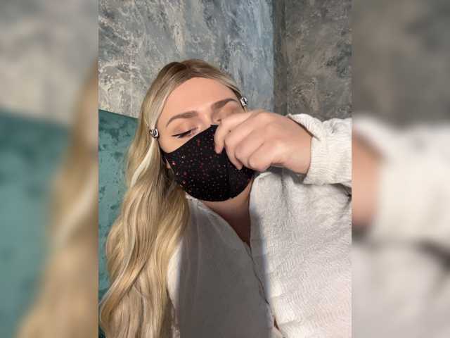 miminika-ice live cam on BongaCams