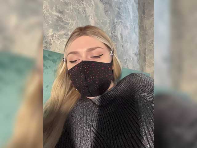 miminika-ice live cam on BongaCams