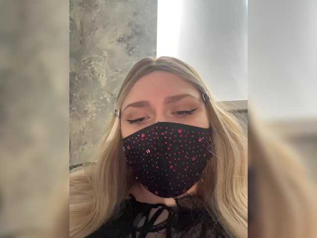 miminika-ice live cam on BongaCams
