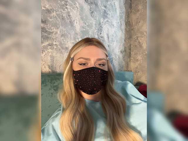 miminika-ice live cam on BongaCams