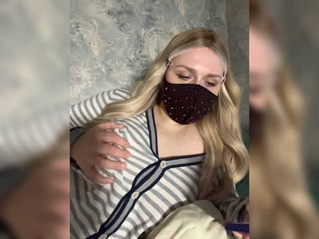 miminika-ice live cam on BongaCams