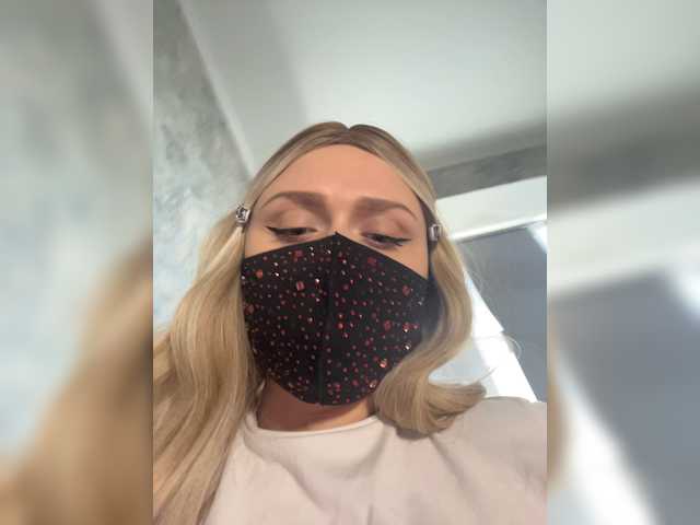 miminika-ice live cam on BongaCams