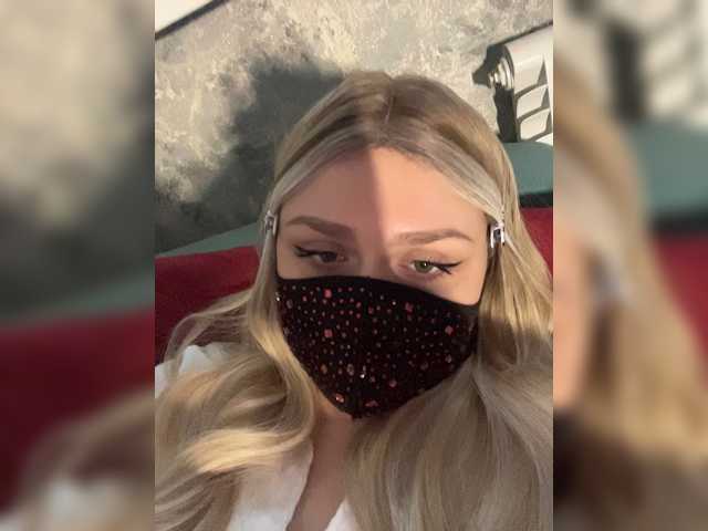 miminika-ice live cam on BongaCams