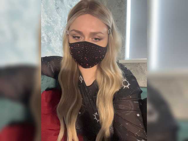 miminika-ice live cam on BongaCams