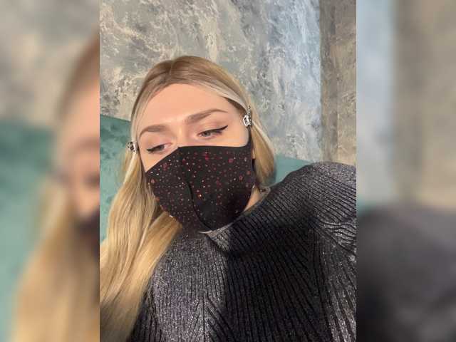 miminika-ice live cam on BongaCams