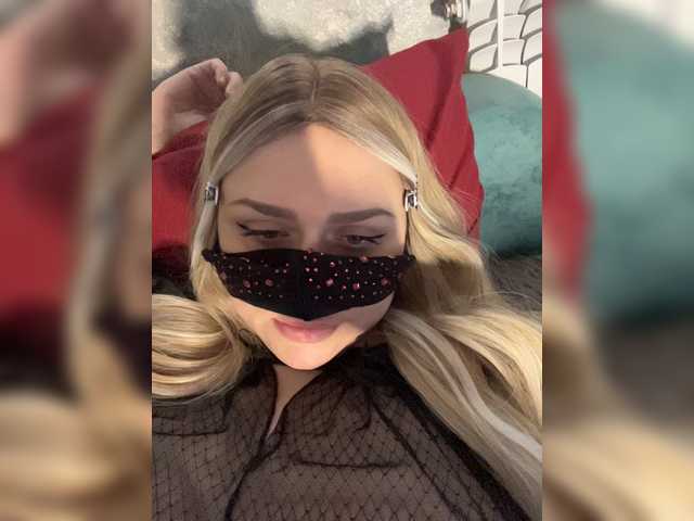 miminika-ice live cam on BongaCams