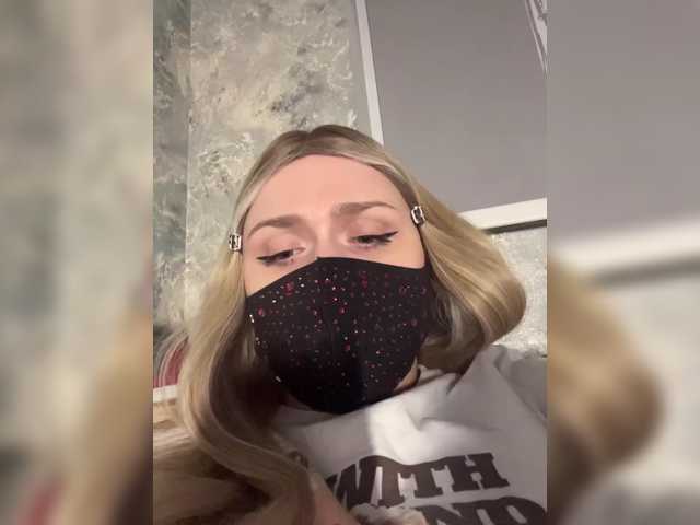 miminika-ice live cam on BongaCams