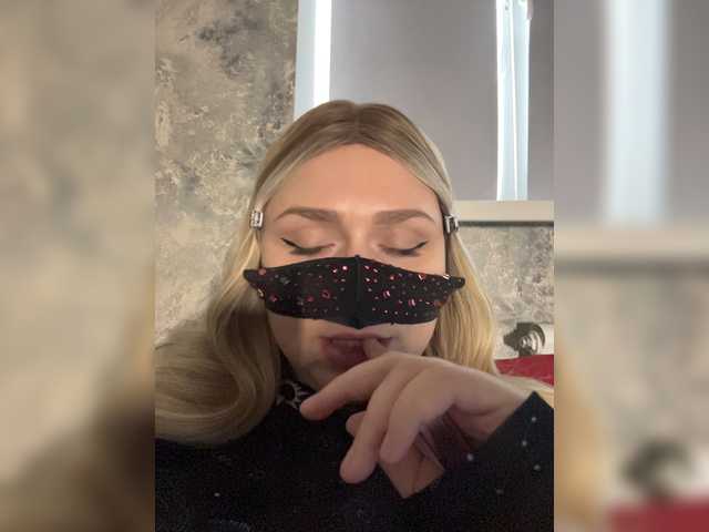 miminika-ice live cam on BongaCams