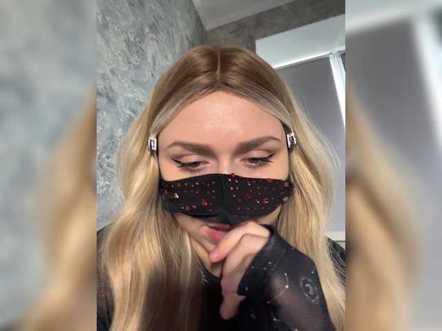 miminika-ice live cam on BongaCams