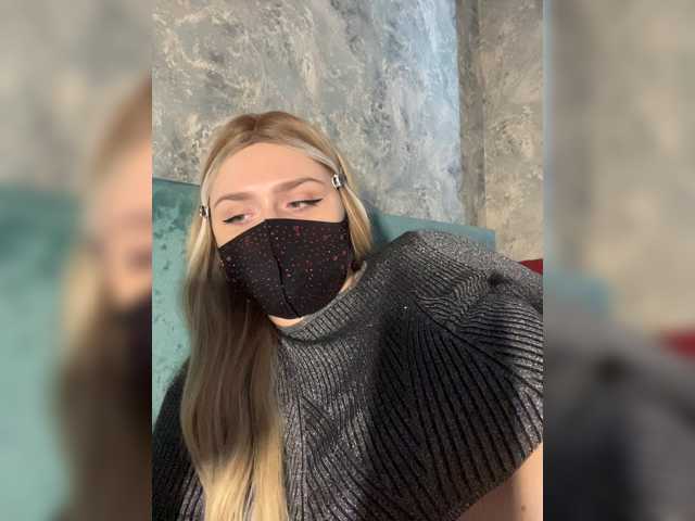 miminika-ice live cam on BongaCams