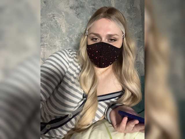 miminika-ice live cam on BongaCams
