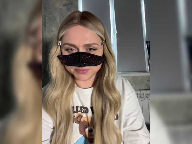 miminika-ice live cam on BongaCams
