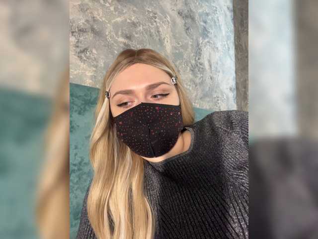 miminika-ice live cam on BongaCams