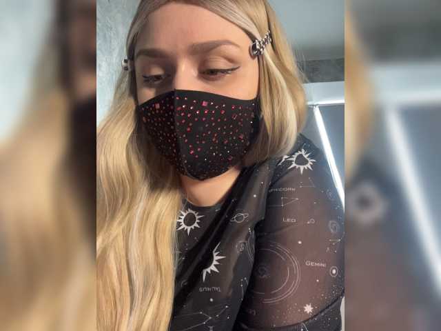 miminika-ice live cam on BongaCams