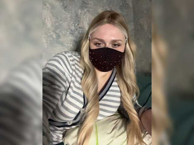 miminika-ice live cam on BongaCams
