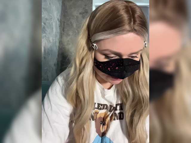 miminika-ice live cam on BongaCams