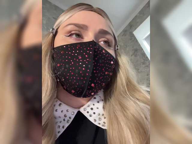 miminika-ice live cam on BongaCams