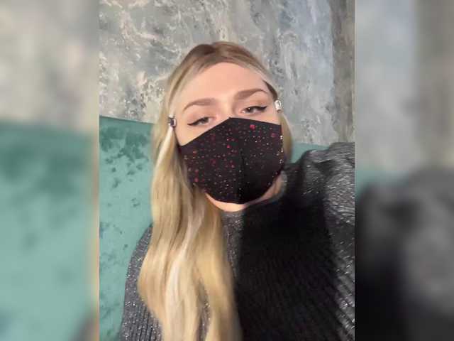miminika-ice live cam on BongaCams