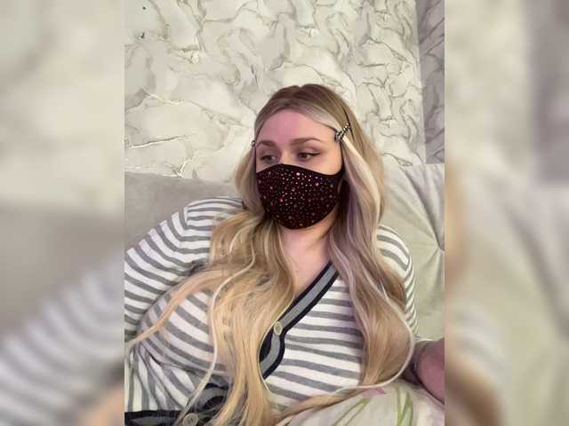 miminika-ice live cam on BongaCams