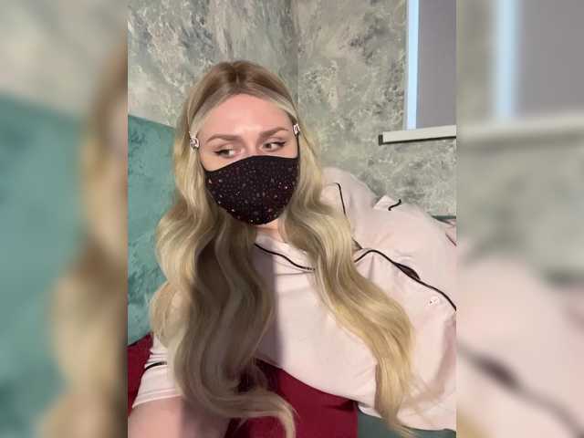 miminika-ice live cam on BongaCams