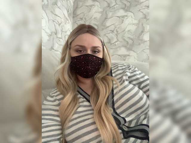 miminika-ice live cam on BongaCams
