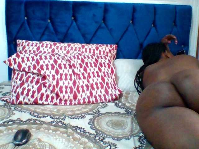 Queenafrica live cam on BongaCams