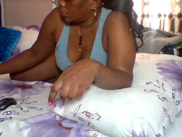 Queenafrica webcam