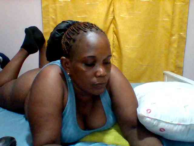 Queenafrica webcam