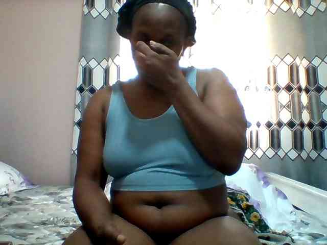 Queenafrica webcam