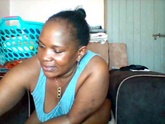 Queenafrica webcam