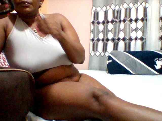Queenafrica webcam