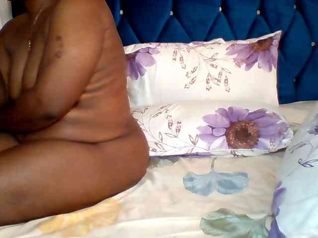 Queenafrica webcam