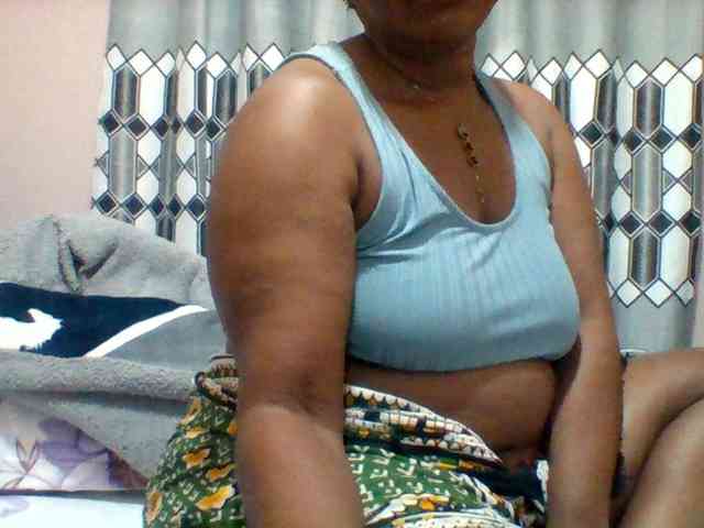 Queenafrica webcam