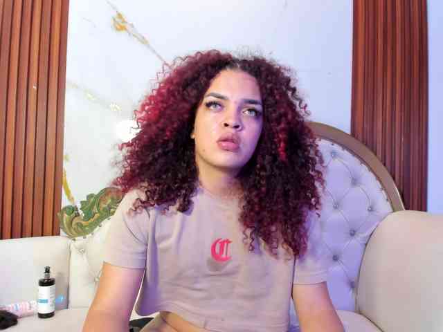 KarineWine Sex Cam Show