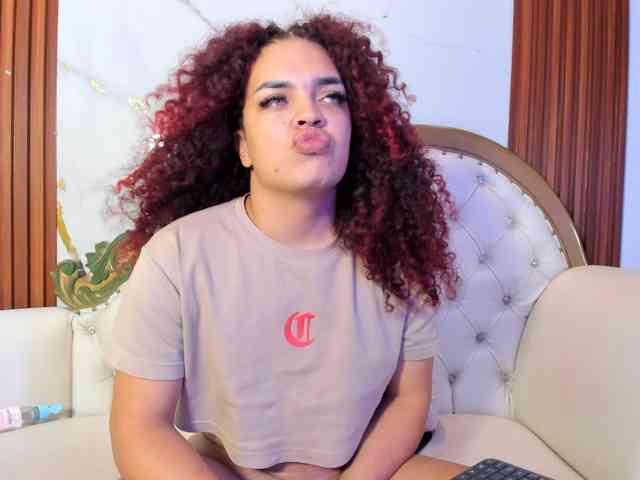 KarineWine Sex Cam Show