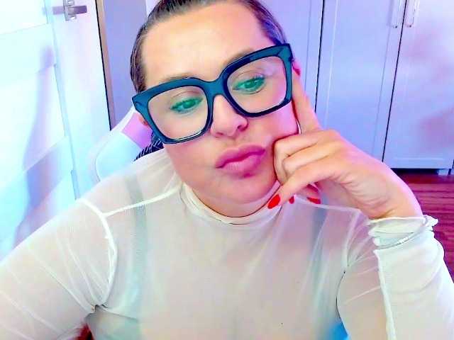 le modèle perfectDIANA est en webcam porno dans un show sur le site bongacams, il possède les tags suivants: White/Caucasian,Blonde,Shaved