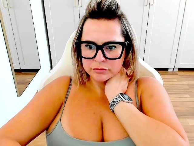 perfectDIANA live cam on BongaCams
