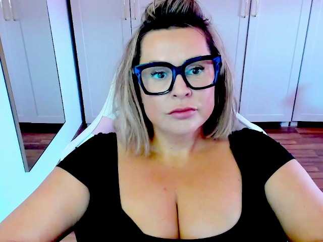 perfectDIANA live cam on BongaCams