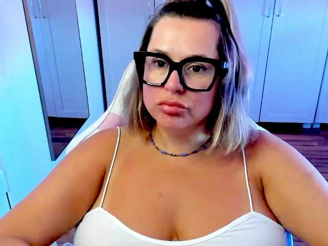 perfectDIANA live cam on BongaCams