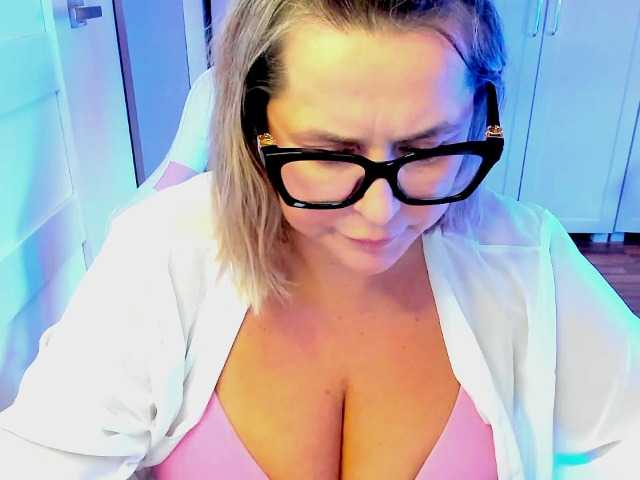 perfectDIANA live cam on BongaCams