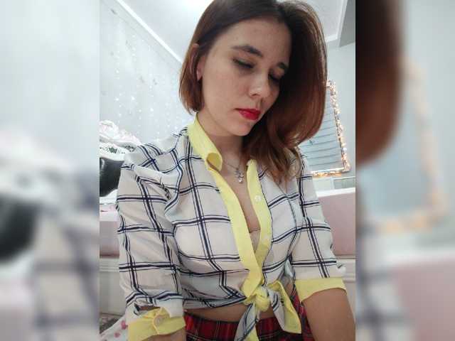 Kitteen live cam on BongaCams