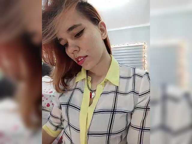 Kitteen's BongaCams show and profile